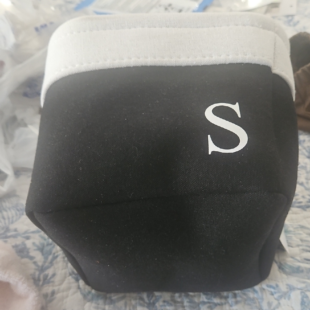 Kirklands Black and White  Mini Bin7x7